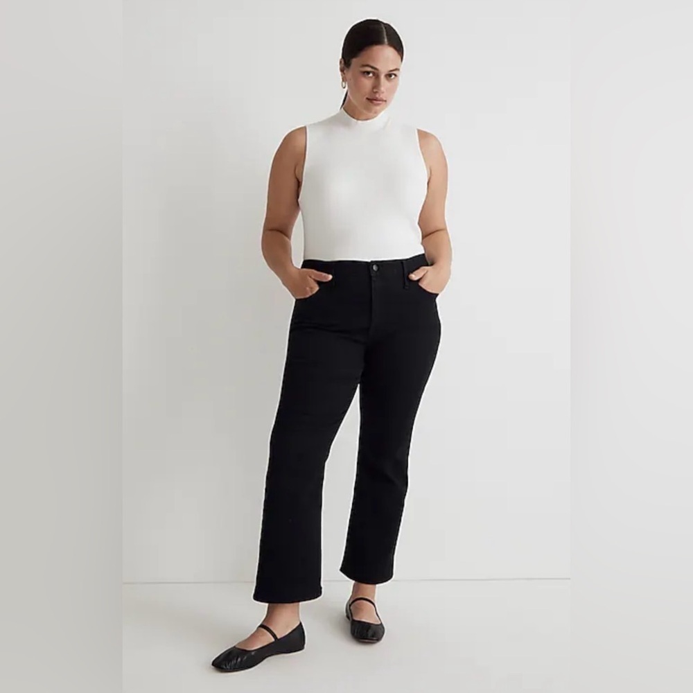 Madewell|Mid rise kick out jeans in solid black,size 31 tall•••Classic staple
